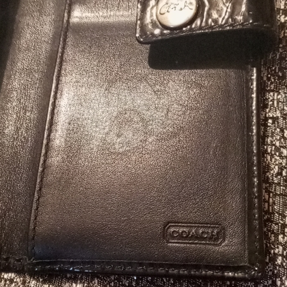 Coach Wallet - Picture 4 of 4